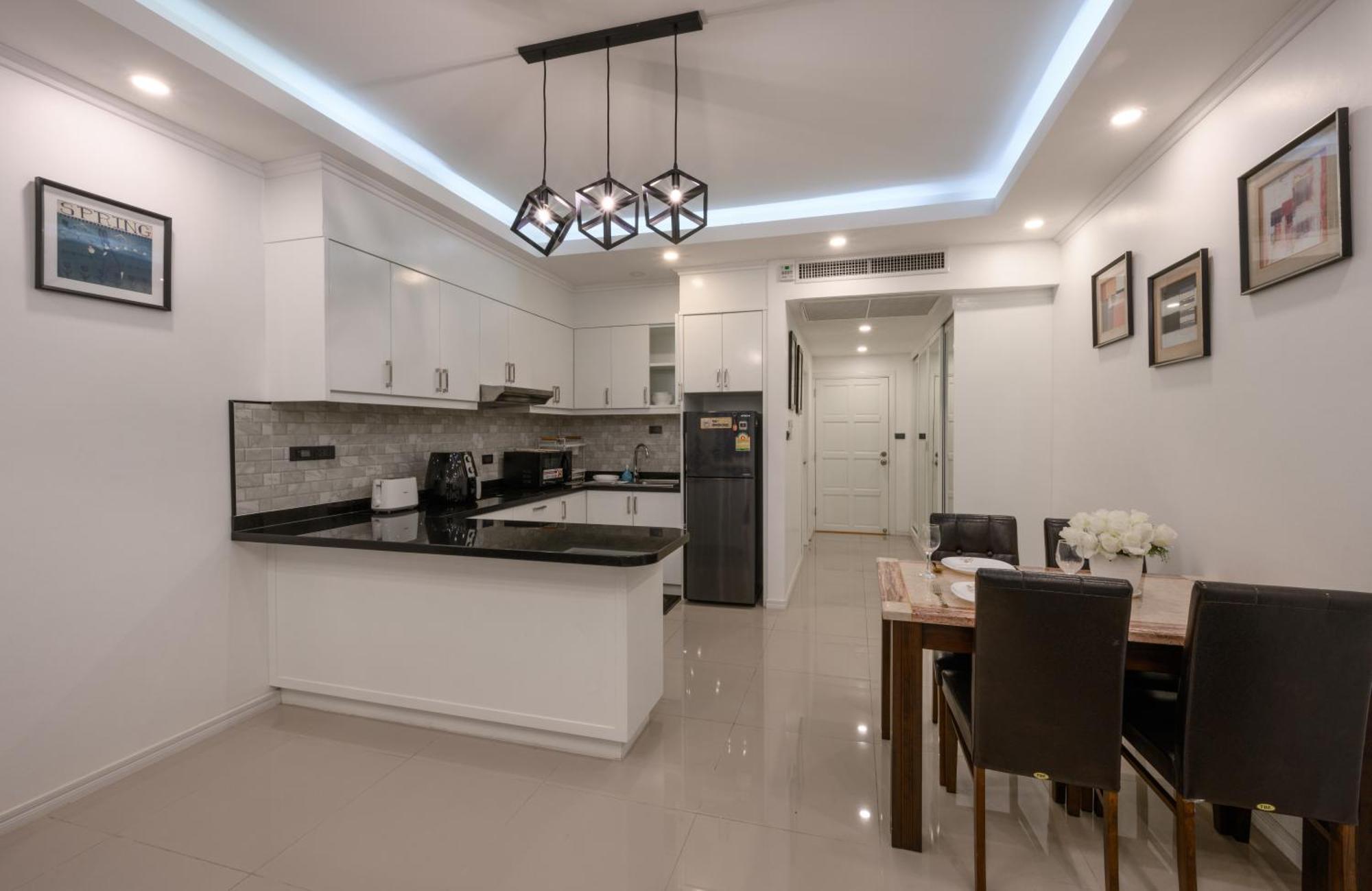 Jomtien Beachfront Stylish Studio , Stunning Seaview , Big Pool Exterior foto
